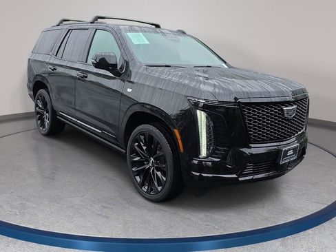 Used 2025 Cadillac Escalade Sport Platinum w/ LPO, ONYX Package AWD/4WD image 4
