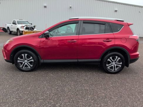 Used 2016 Toyota RAV4 LE AWD/4WD image 3