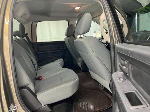 Used 2014 RAM 2500 Tradesman w/ Chrome Appearance Group AWD/4WD image 10