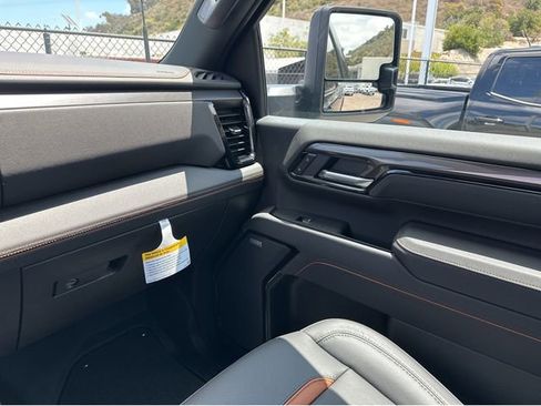 New 2025 GMC Sierra 2500 AT4 w/ AT4 Premium Plus Package image 7