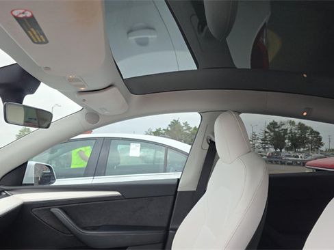 Used 2022 Tesla Model Y Long Range AWD/4WD image 14