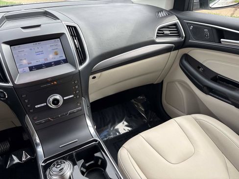 Used 2020 Ford Edge Titanium FWD image 27