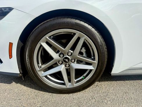 Used 2024 Ford Mustang Convertible RWD image 10