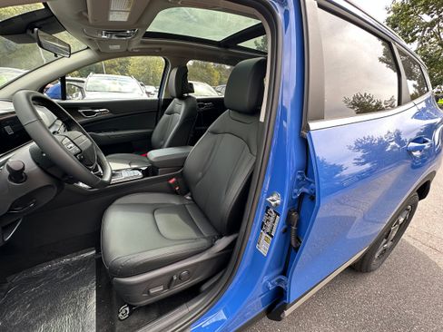 New 2026 Kia Sportage EX w/ EX Panorama Roof Package image 32