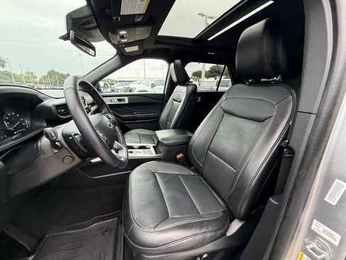 Used 2020 Ford Explorer Limited RWD image 29