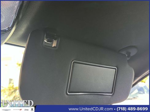 Used 2020 Jeep Grand Cherokee Laredo image 29