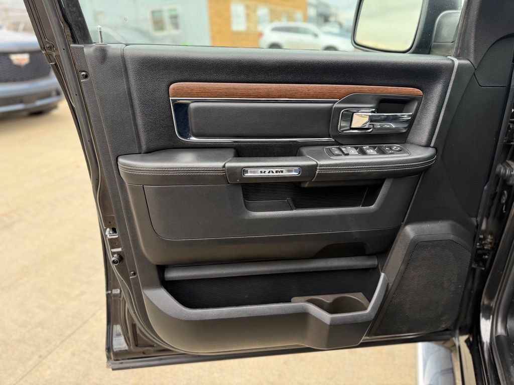 Used 2015 RAM 1500 Laramie w/ Convenience Group AWD/4WD image 26