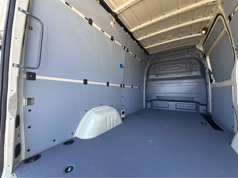 Used 2023 Mercedes-Benz Sprinter 2500 image 35