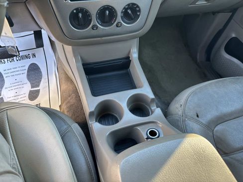 Used 2003 Ford Explorer XLT image 23