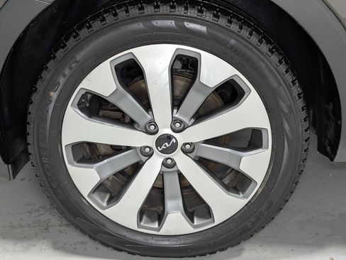 Used 2022 Kia Telluride S image 3