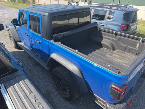 Used 2023 Jeep Gladiator Rubicon w/ LED Lighting Group AWD/4WD image 8