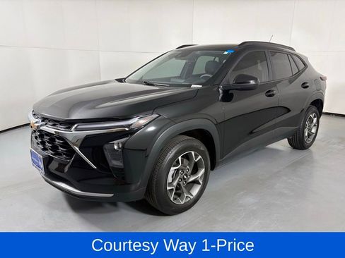 Used 2024 Chevrolet Trax LT FWD image 5
