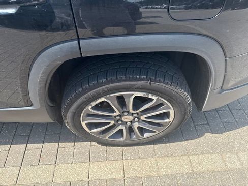 Used 2019 GMC Acadia SLT AWD/4WD image 10