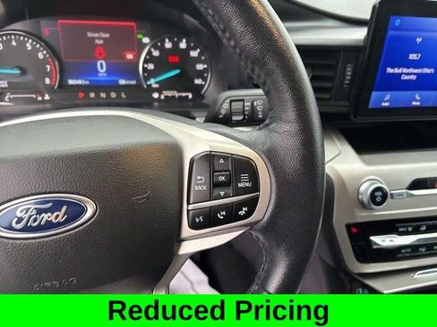 Used 2022 Ford Explorer XLT image 18