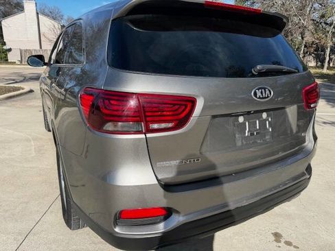Used 2019 Kia Sorento L image 14