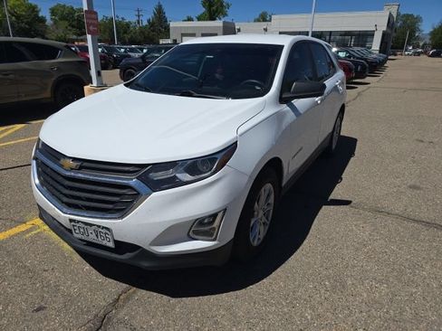 Used 2020 Chevrolet Equinox LS FWD image 3