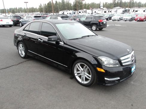 Used 2013 Mercedes-Benz C 250 Sport image 7