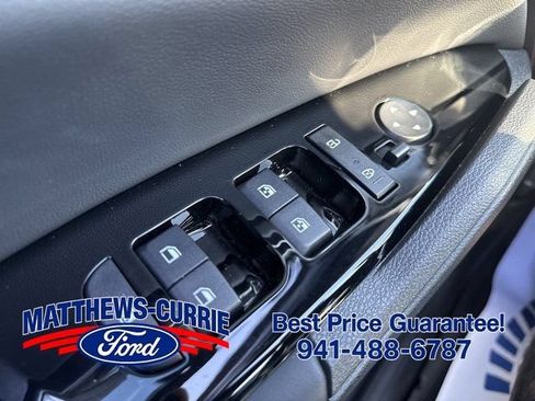 Used 2025 Kia Sportage EX FWD image 24