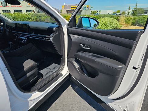 Used 2025 Hyundai Tucson SEL FWD image 29