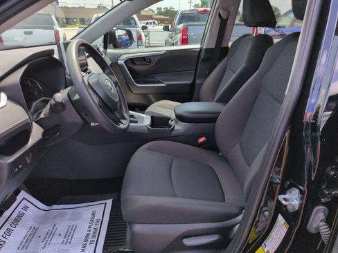 Certified 2025 Toyota RAV4 LE FWD image 9