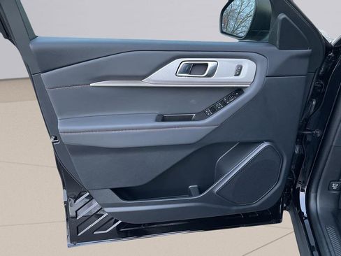 New 2025 Ford Explorer Active w/ Active Comfort Package image 10