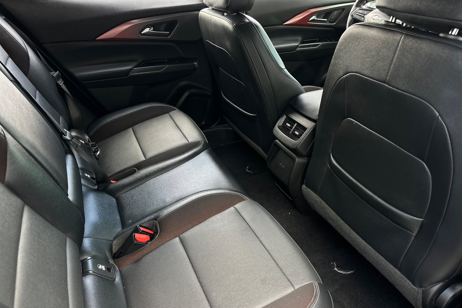 Used 2024 Chevrolet Equinox EV RS FWD image 19