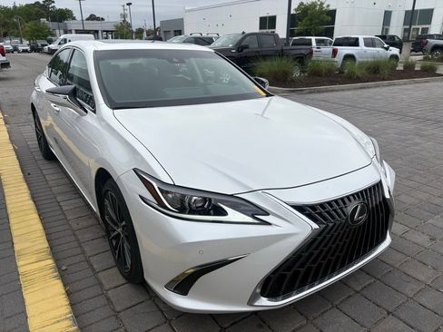 Used 2022 Lexus ES 350 w/ Premium Package FWD image 5