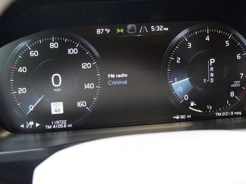 Used 2016 Volvo XC90 T6 Momentum w/ Protection Package Plus AWD/4WD image 31
