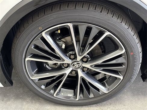 New 2026 Toyota Prius XLE image 11