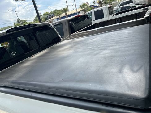 Used 2020 Nissan Titan SV w/ SV Convenience Package image 5