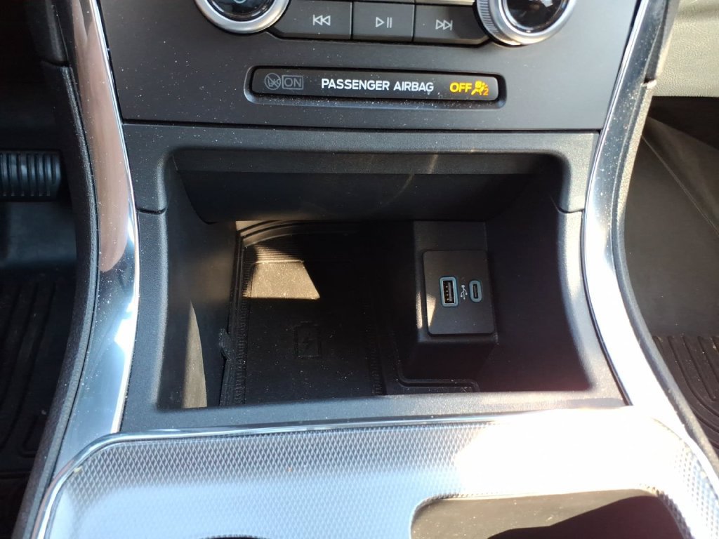 Used 2021 Ford Edge Titanium w/ Equipment Group 301A FWD image 22