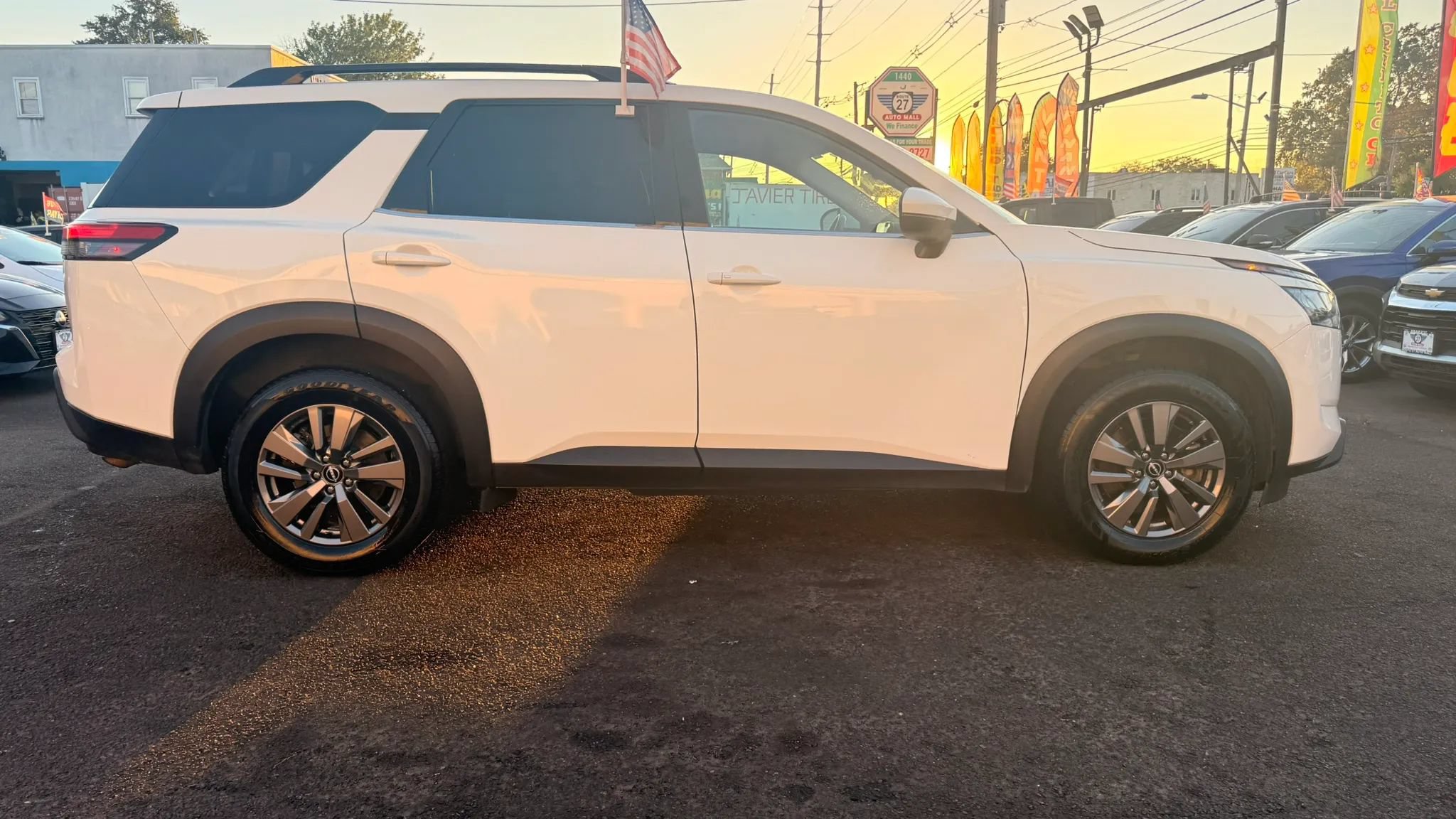 Used 2025 Nissan Pathfinder SV AWD/4WD image 11