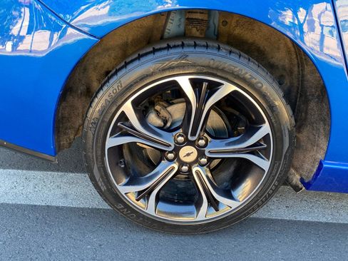 Used 2019 Chevrolet Cruze LT w/ Convenience Package FWD image 21