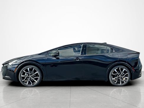 New 2026 Toyota Prius Plug-In Hybrid FWD image 2