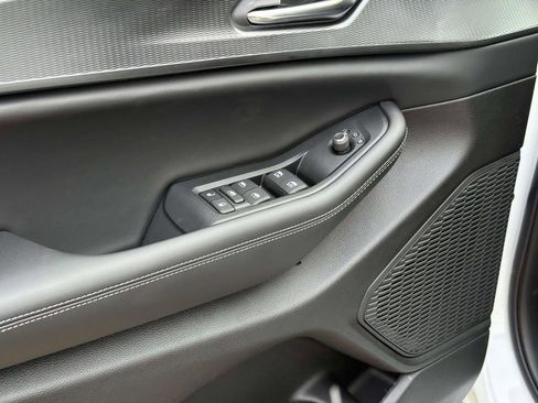New 2025 Jeep Grand Cherokee Altitude AWD/4WD image 29