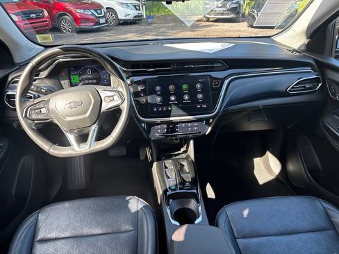 Used 2023 Chevrolet Bolt EUV Premier FWD image 17
