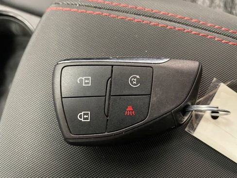 Used 2024 Chevrolet Colorado Z71 w/ Z71 Convenience Package 2 image 25