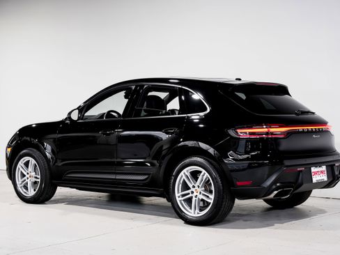 Used 2024 Porsche Macan image 8