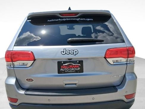 Used 2018 Jeep Grand Cherokee Laredo RWD image 4