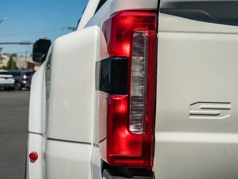 Used 2023 Ford F350 Lariat w/ Chrome Package AWD/4WD image 7