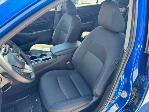 Used 2025 Nissan Altima 2.5 SV FWD image 12