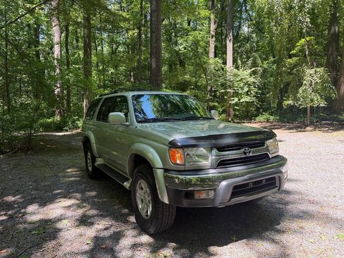Used 2001 Toyota 4Runner SR5 AWD/4WD image 6