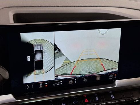 Used 2024 GMC Sierra 2500 SLE w/ SLE Value Package; image 15