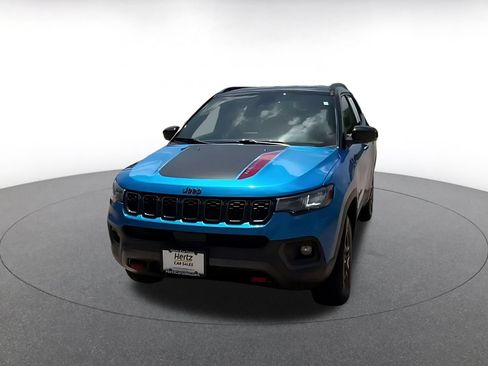 Used 2025 Jeep Compass Trailhawk AWD/4WD image 4