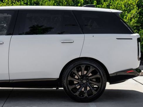 Used 2026 Land Rover Range Rover Long Wheelbase Autobiography AWD/4WD image 18