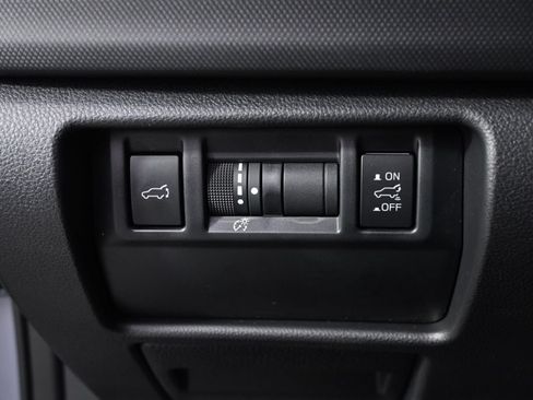 Used 2025 Subaru Forester Premium AWD/4WD image 24