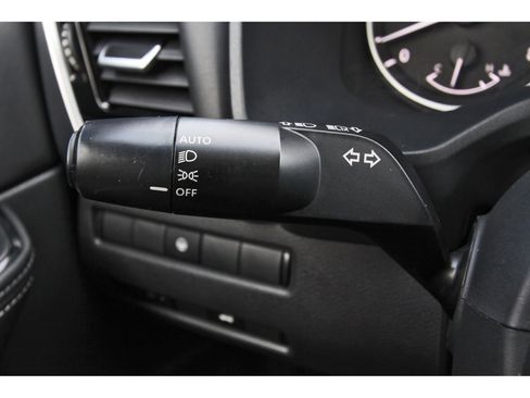 Used 2023 Nissan Rogue SV w/ SV Premium Package FWD image 20