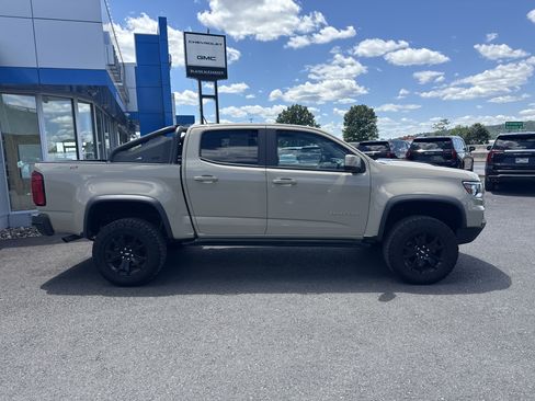 Used 2022 Chevrolet Colorado ZR2 w/ ZR2 Dusk Special Edition AWD/4WD image 2