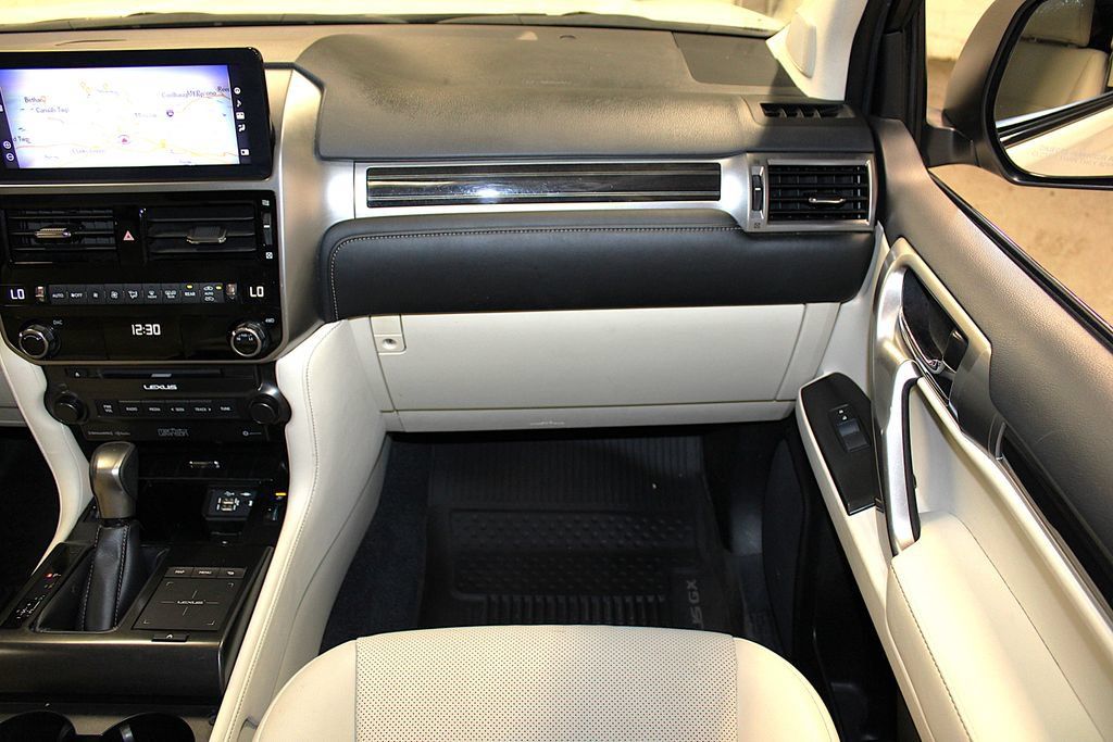Used 2022 Lexus GX 460 Premium w/ Premium Plus Package AWD/4WD image 31