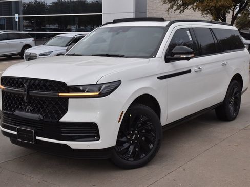 New 2025 Lincoln Navigator L Reserve w/ Jet Appearance Package image 12